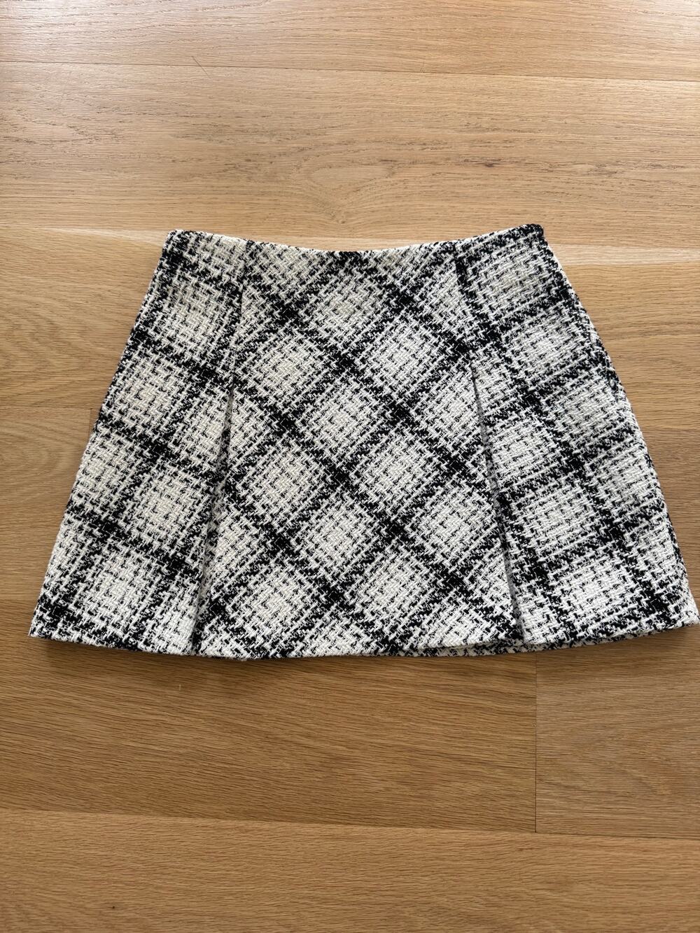 ZARA Black White Tweed Plaid Mini Skirt Size M